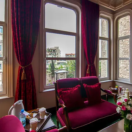 Anemon Koleksiyon Galata Hotel 3*